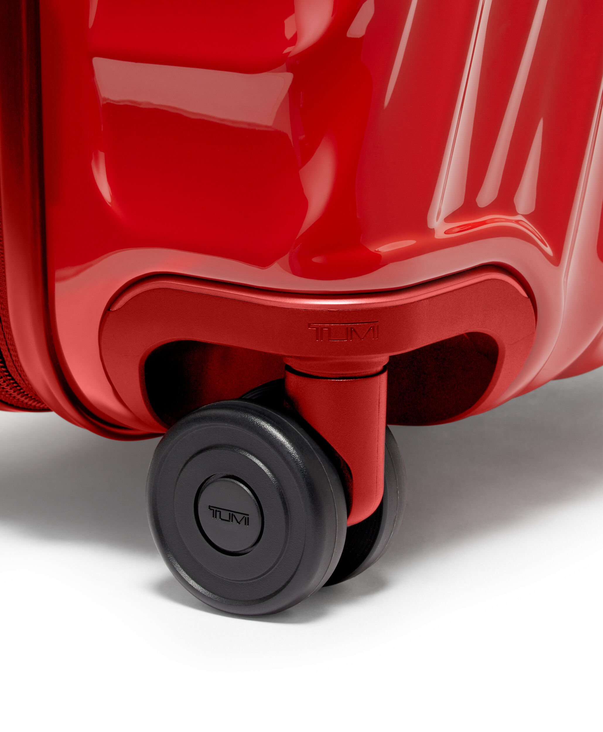 19 Degree International Expandable Carry-On 55 cm Red | TUMI Denmark