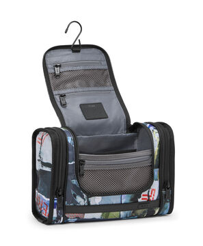 Alpha Hanging Travel Kit Alpha Hanging Travel Kit