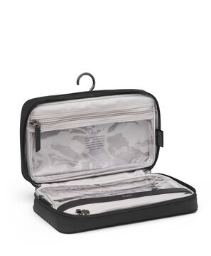 VOYAGEUR Adelise Cosmetic