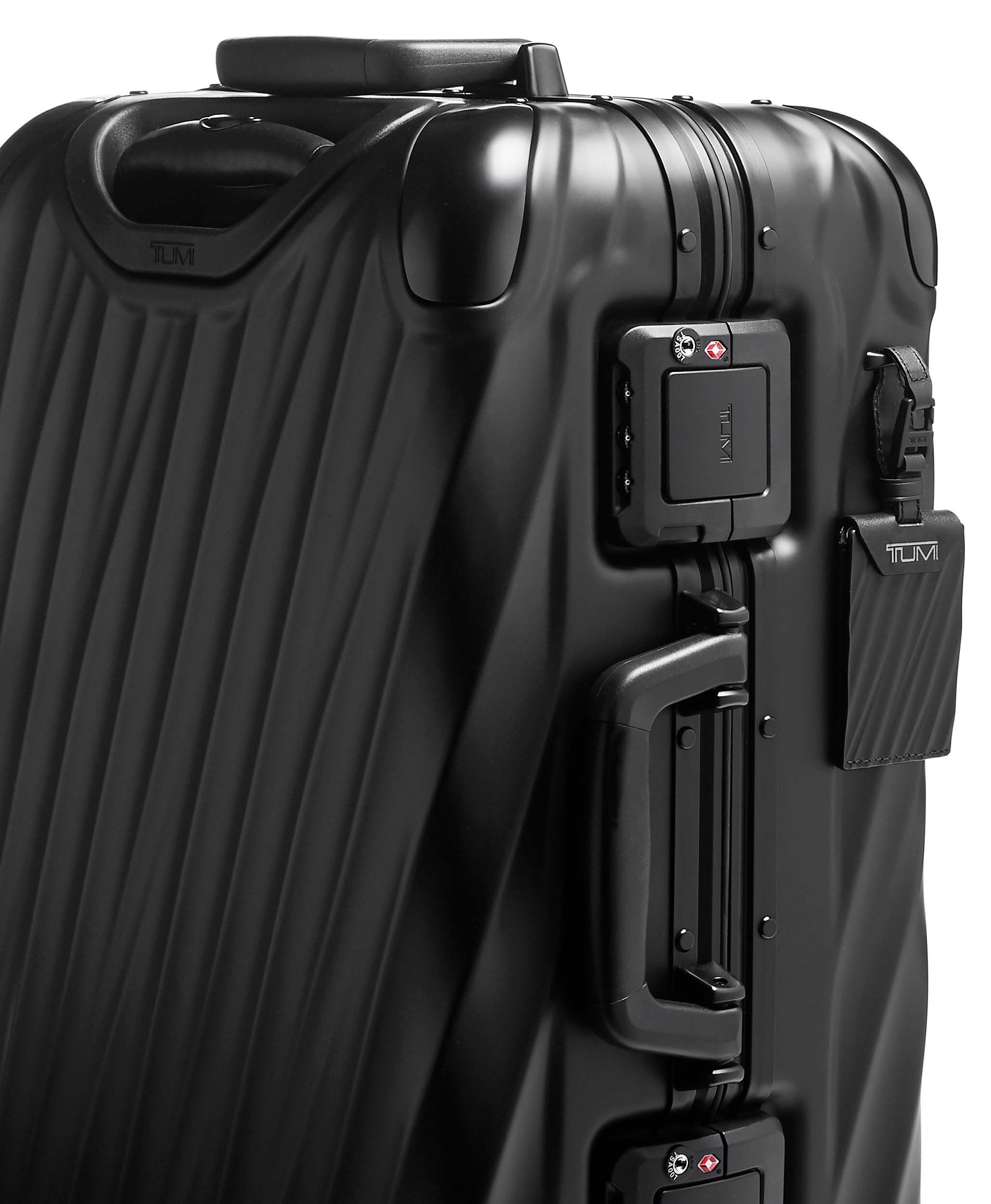19 Degree Aluminium International Carry-On 56 cm Black | TUMI Denmark