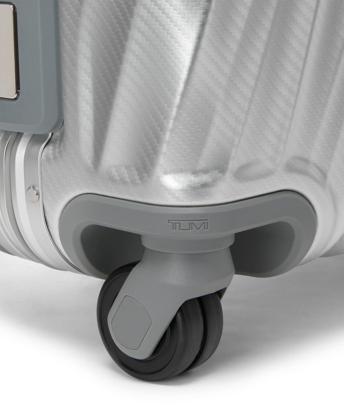 19 Degree Aluminium Large Cabin | TUMI Large Cabin