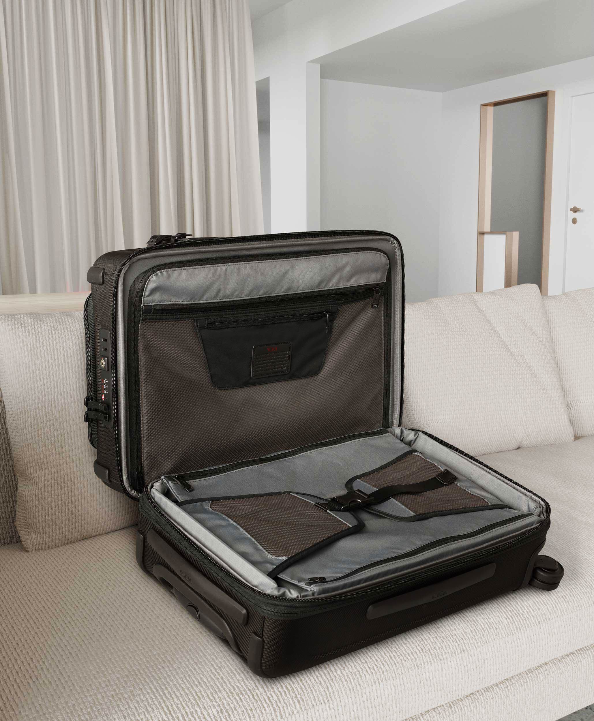 Tumi alpha deals 3 international